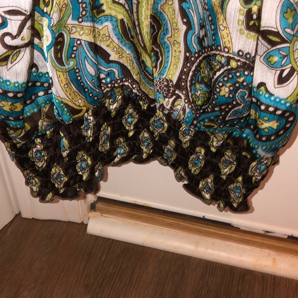 Cute top! - Picture 3 of 3